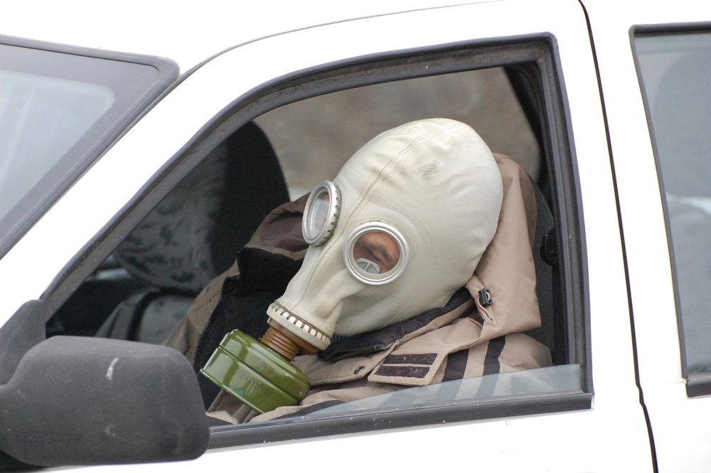 Как избавиться от неприятного запаха в автомобиле?